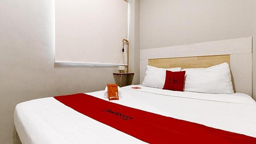 Reddoorz Plus Near Osmena Highway 2 Manila Exterior photo